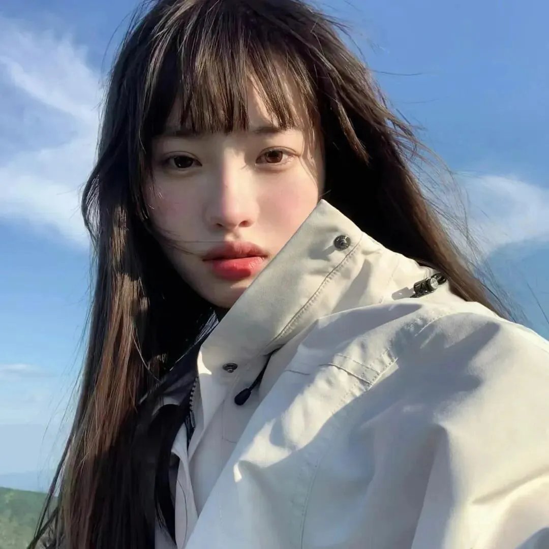 蒙娜丽莎与血月